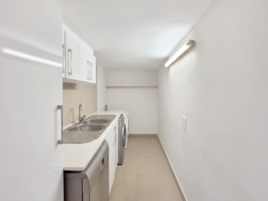 2 Bedroom Property for Sale in Sea Point Western Cape